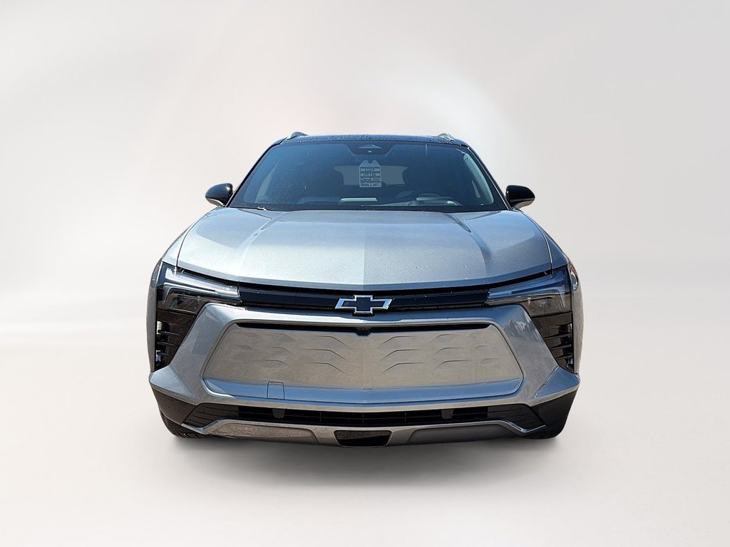 2025 Chevrolet Blazer EV LT in La Malbaie, Quebec - 2 - w1024h768px