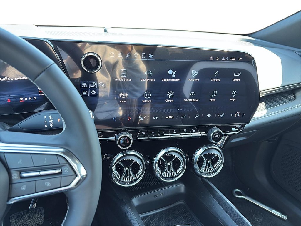2025 Chevrolet Blazer EV LT in La Malbaie, Quebec - 12 - w1024h768px