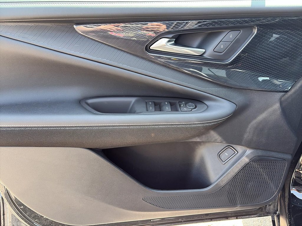 2025 Chevrolet Blazer EV LT in La Malbaie, Quebec - 11 - w1024h768px