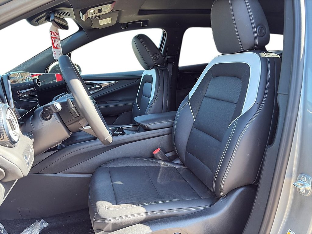 2025 Chevrolet Blazer EV LT in La Malbaie, Quebec - 8 - w1024h768px