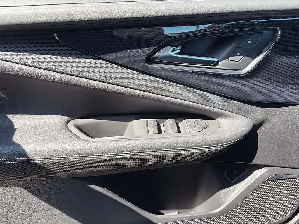 2025 Chevrolet Blazer EV LT in La Malbaie, Quebec - 11 - w1024h768px