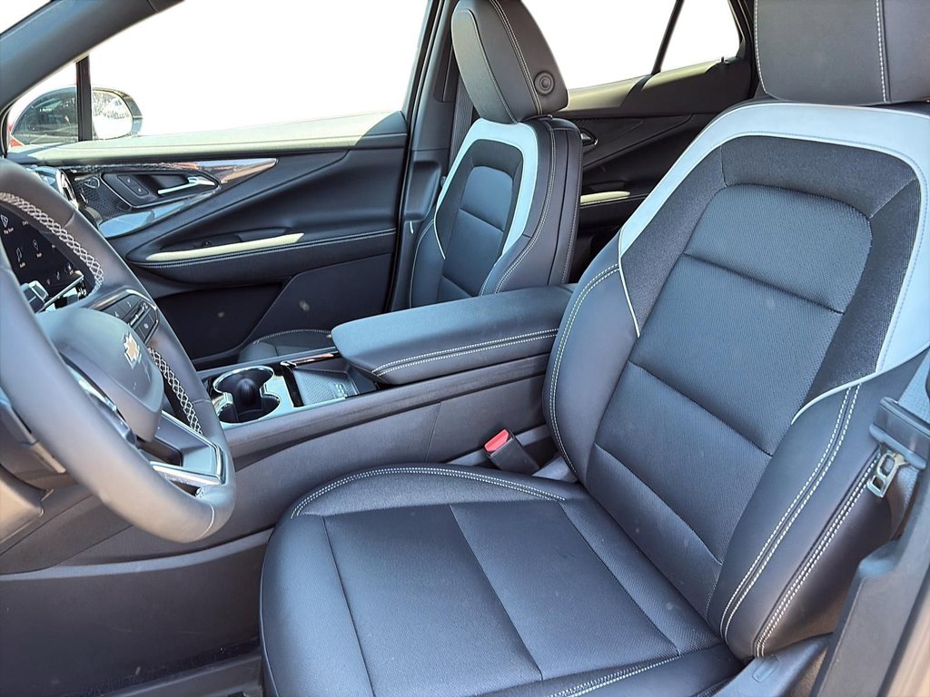 2025 Chevrolet Blazer EV LT in La Malbaie, Quebec - 8 - w1024h768px