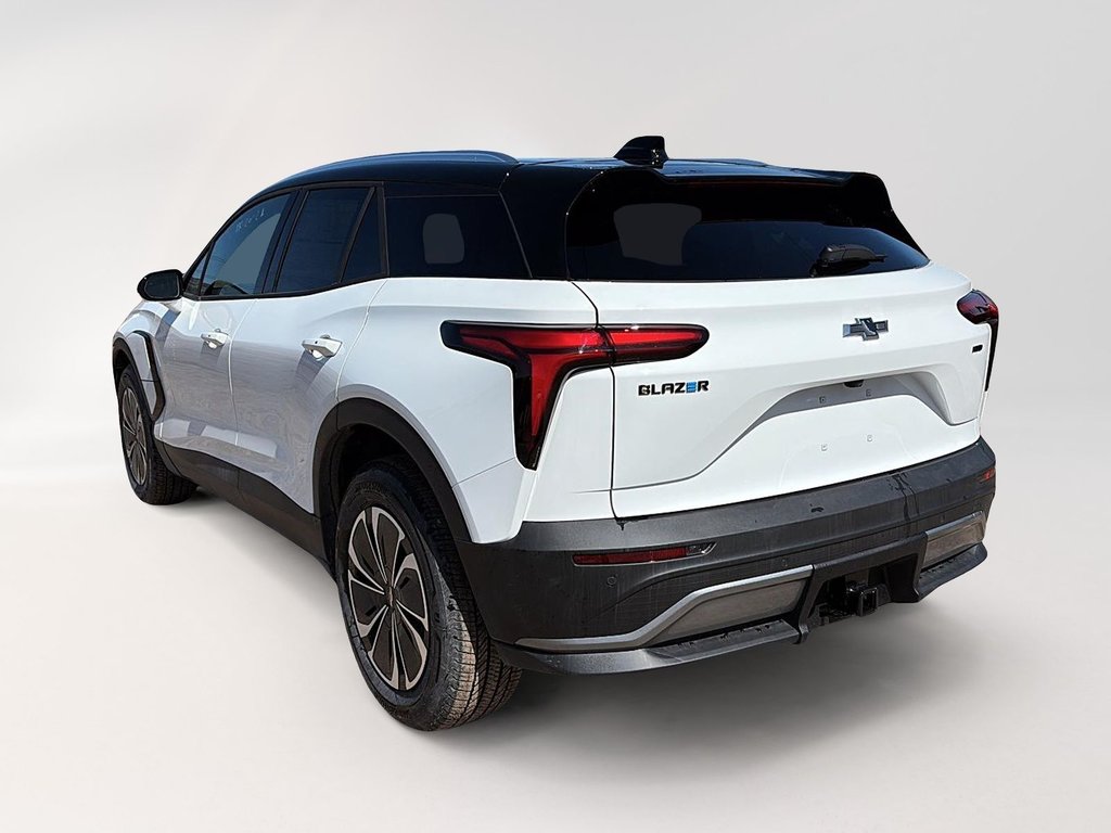2025 Chevrolet Blazer EV LT in La Malbaie, Quebec - 4 - w1024h768px