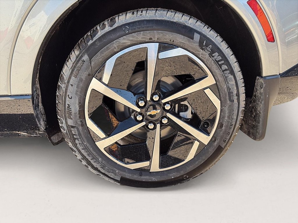 2025 Chevrolet Equinox EV 2LT in La Malbaie, Quebec - 7 - w1024h768px