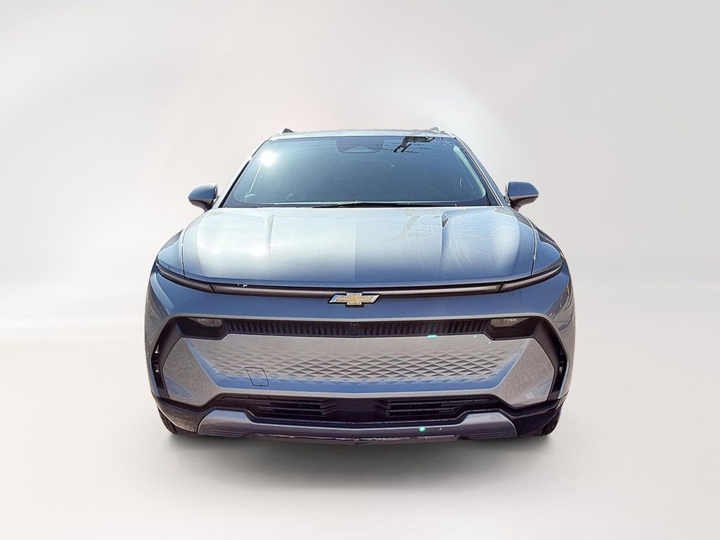 2025 Chevrolet Equinox EV 2LT in La Malbaie, Quebec - 2 - w1024h768px