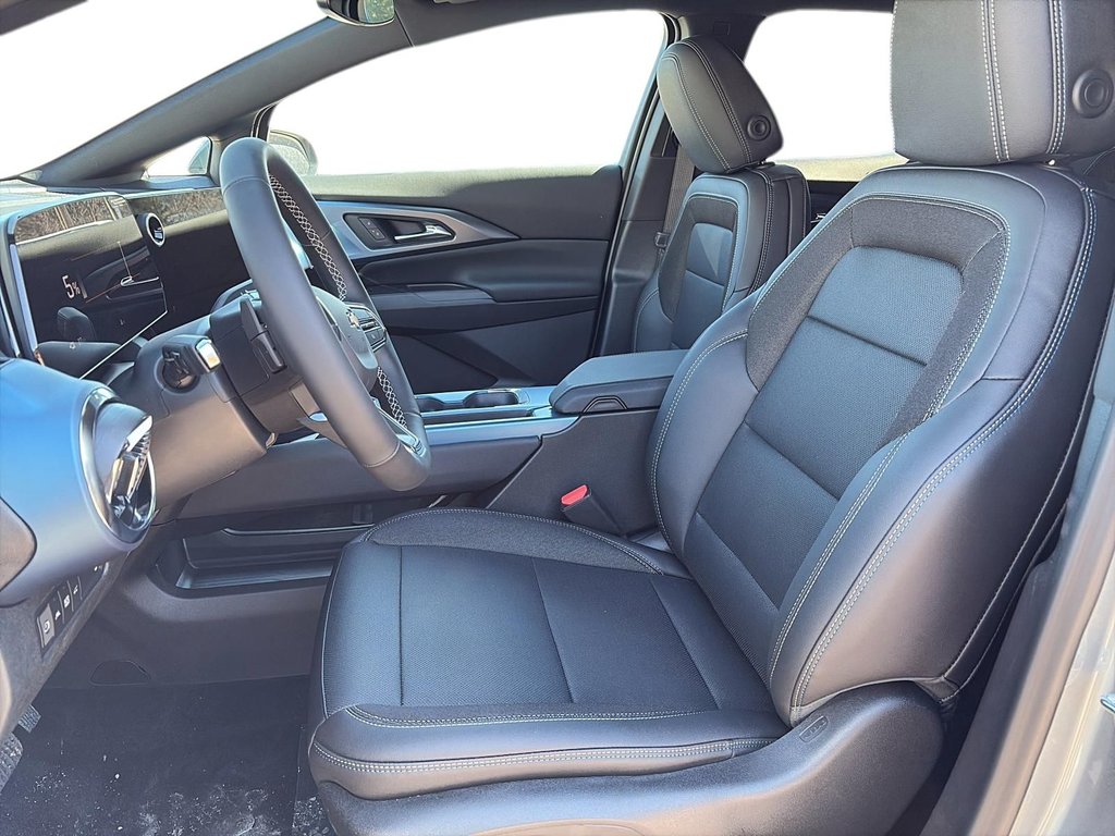 2025 Chevrolet Equinox EV 2LT in La Malbaie, Quebec - 8 - w1024h768px
