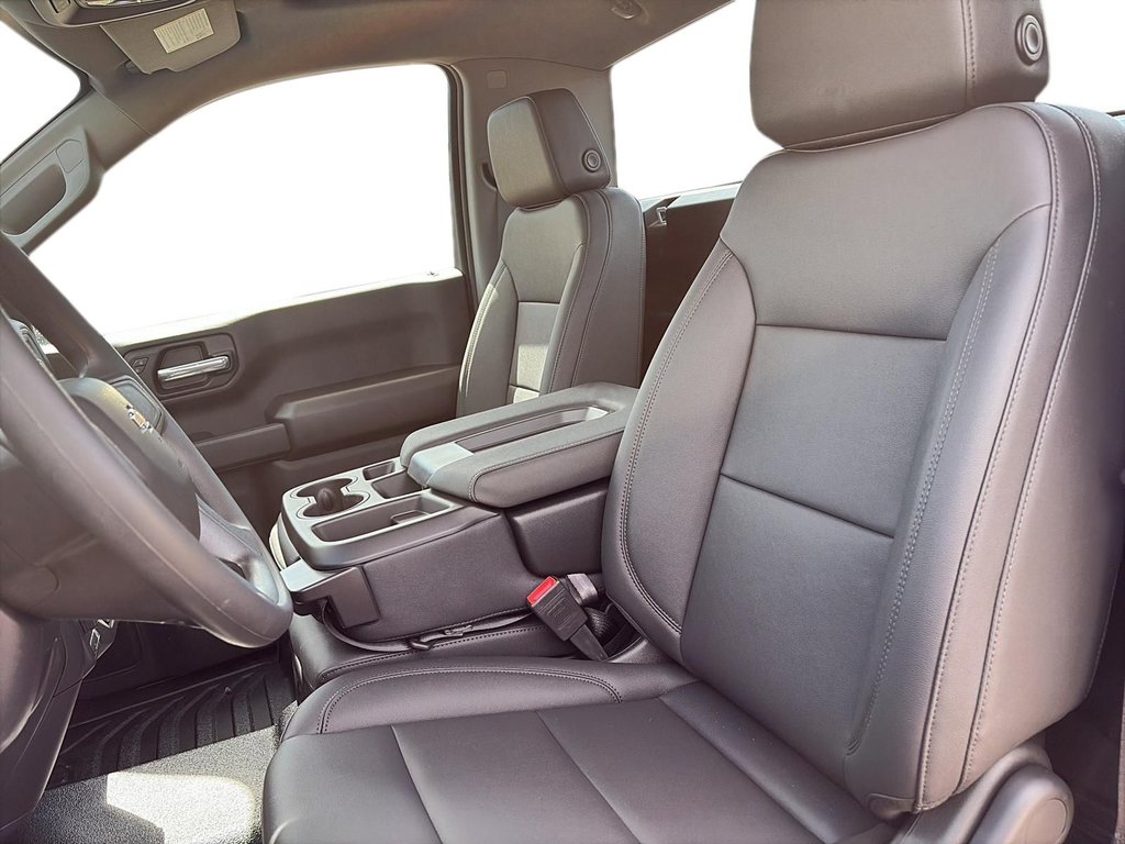 2025 Chevrolet Silverado 1500 WT in La Malbaie, Quebec - 8 - w1024h768px