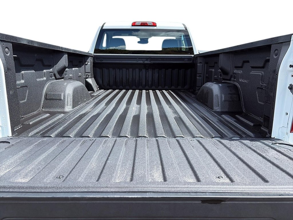 2025 Chevrolet Silverado 1500 WT in La Malbaie, Quebec - 15 - w1024h768px