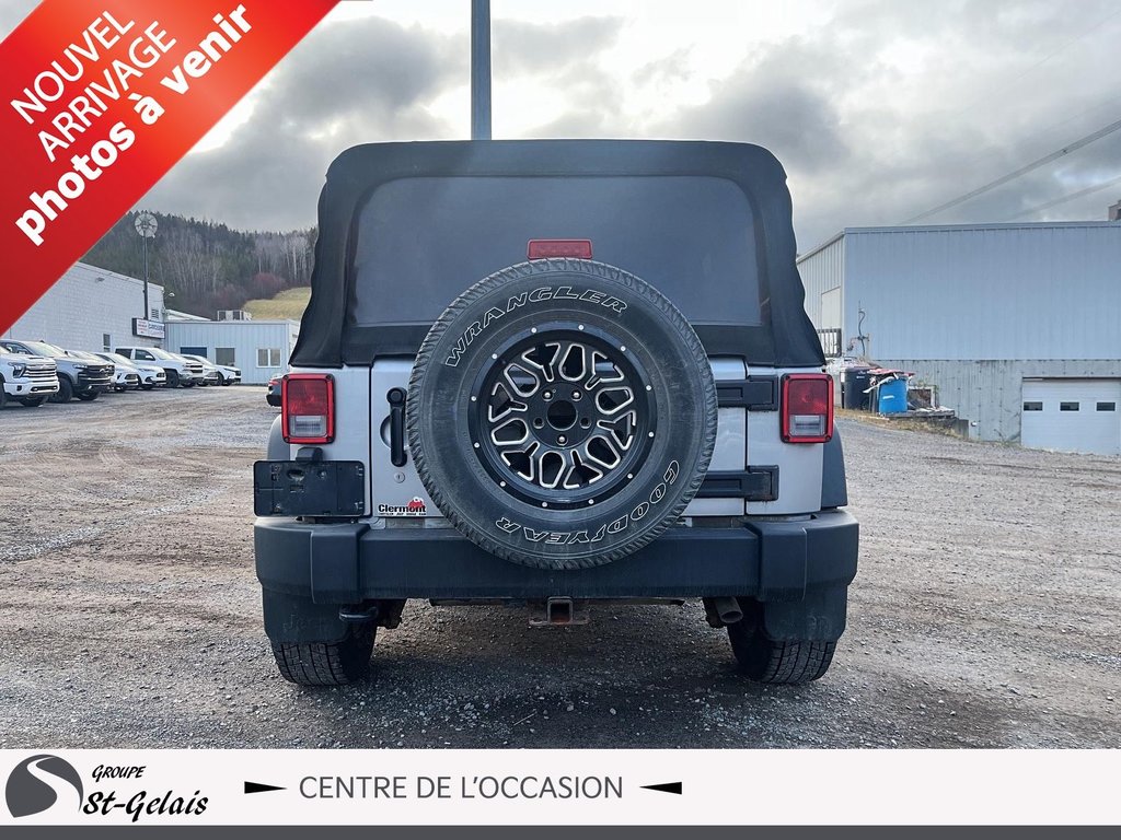 Jeep WRANGLER JK UNLIMITED Sport 2018 à La Malbaie, Québec - 3 - w1024h768px