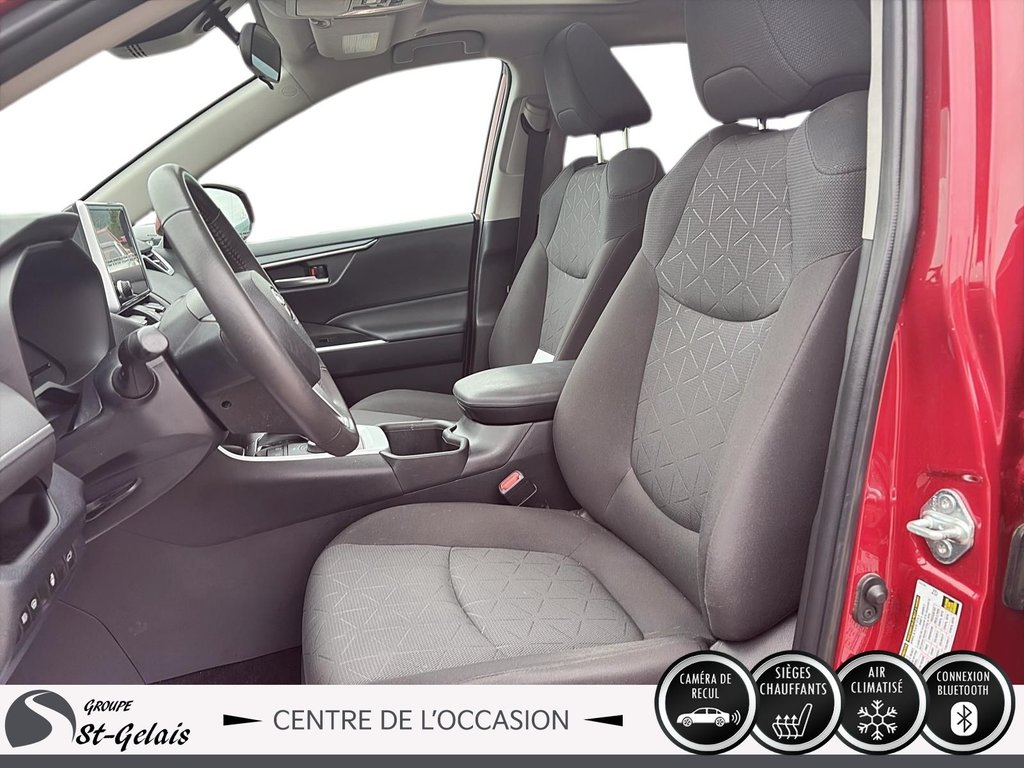 Toyota RAV4 Hybrid XLE 2023 à La Malbaie, Québec - 8 - w1024h768px