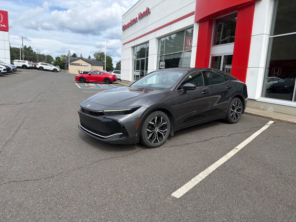 2023 Toyota Crown XLE in Edmundston, New Brunswick - 1 - w1024h768px