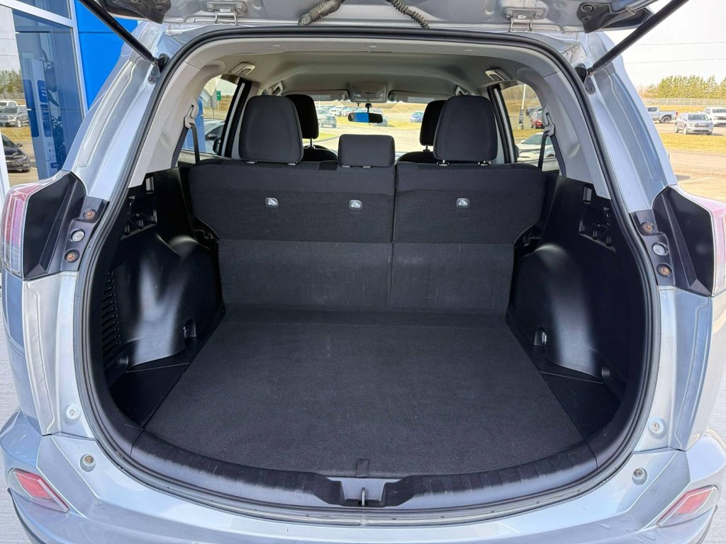 2016 Toyota RAV4 LE in Grand Falls, New Brunswick - 8 - w1024h768px