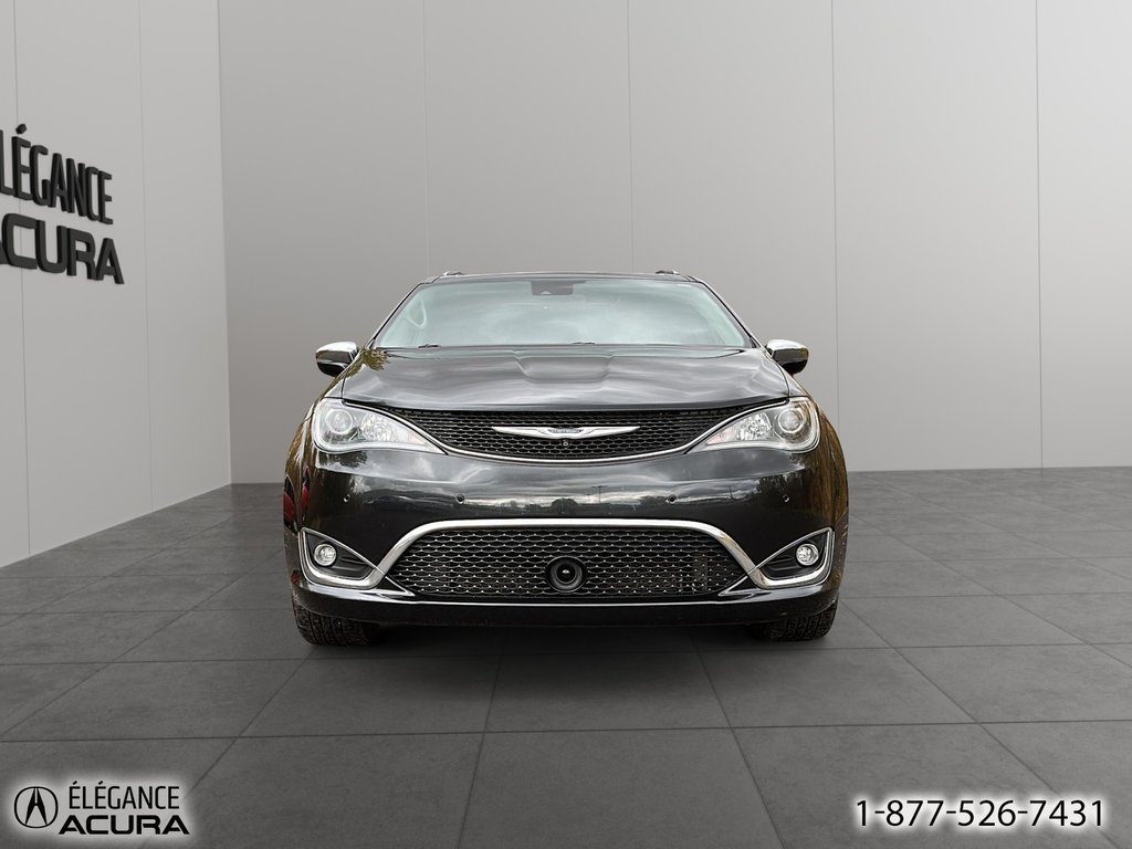 2017 Chrysler Pacifica Limited in Granby, Quebec - 2 - w1024h768px