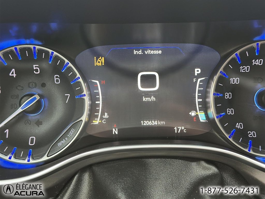 2017 Chrysler Pacifica Limited in Granby, Quebec - 17 - w1024h768px