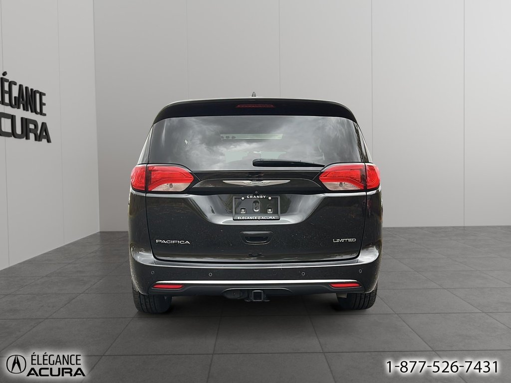 2017 Chrysler Pacifica Limited in Granby, Quebec - 6 - w1024h768px