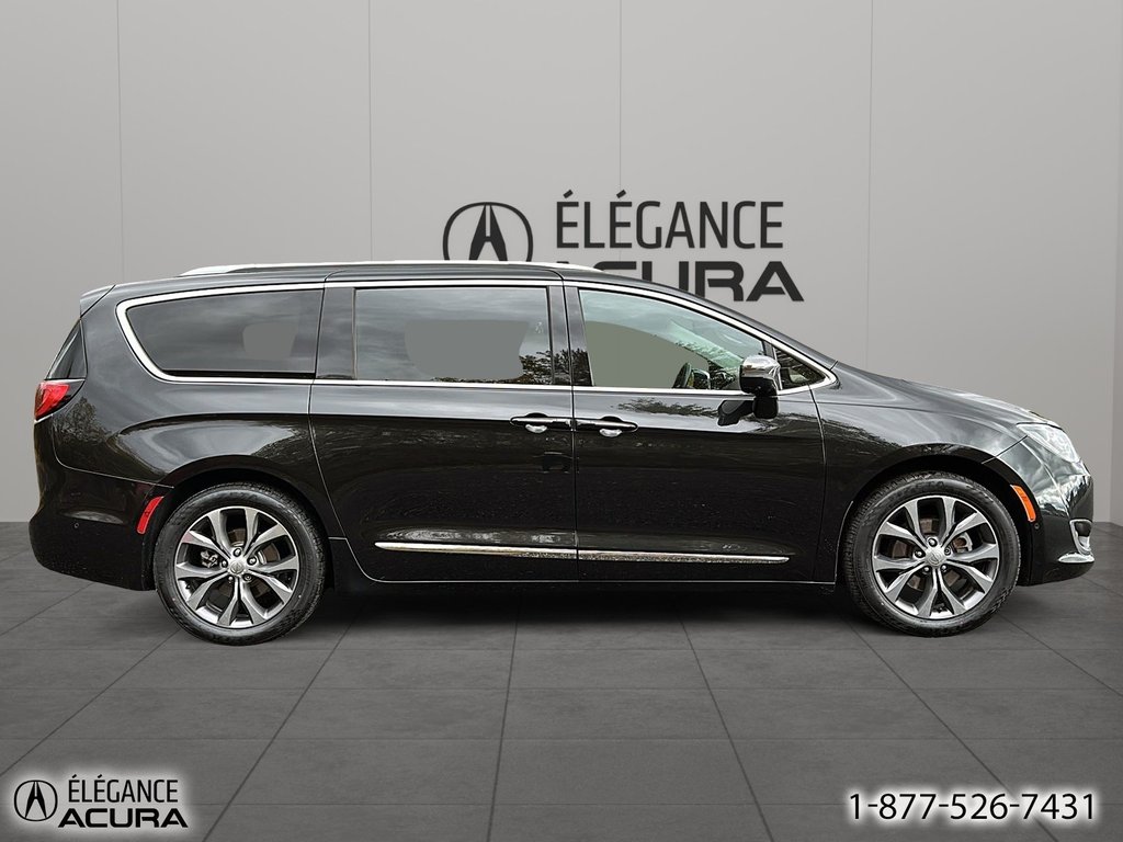 2017 Chrysler Pacifica Limited in Granby, Quebec - 4 - w1024h768px