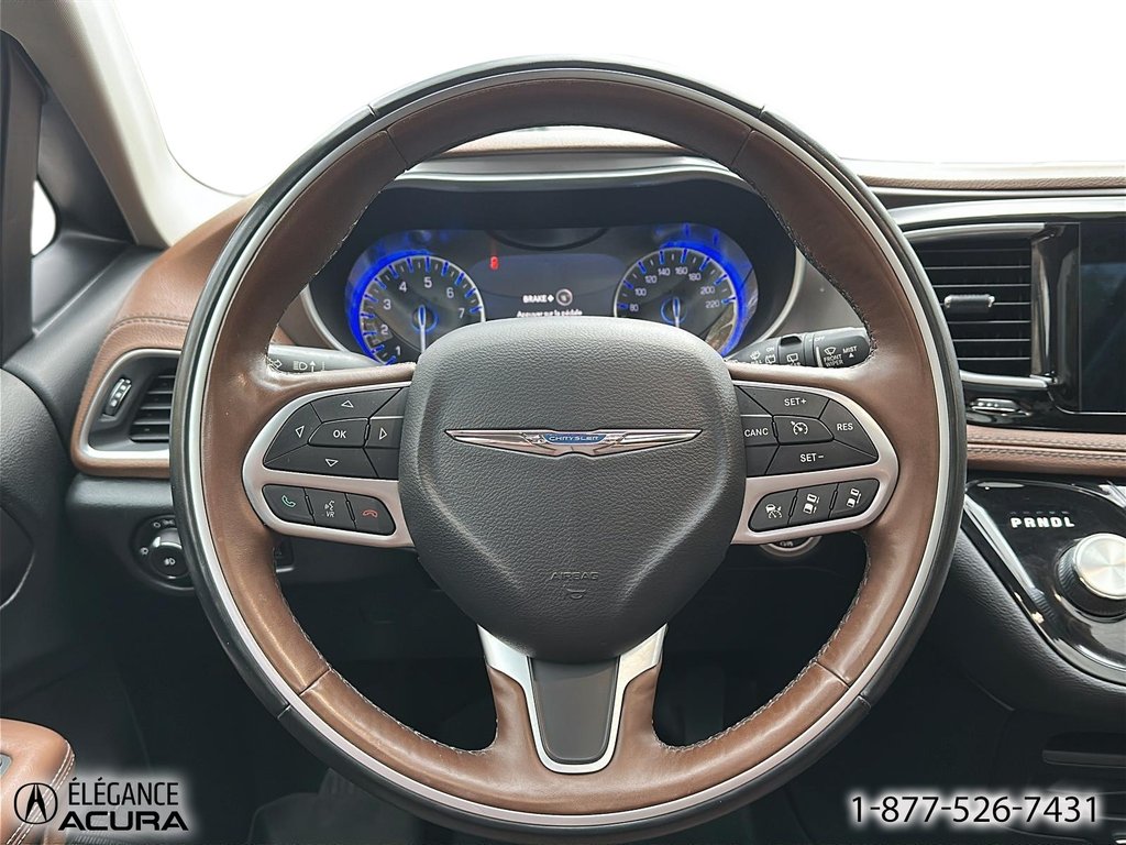 2017 Chrysler Pacifica Limited in Granby, Quebec - 16 - w1024h768px