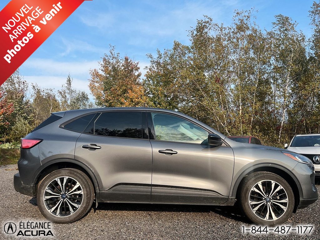 2022  Escape SE Hybrid in Granby, Quebec - 3 - w1024h768px