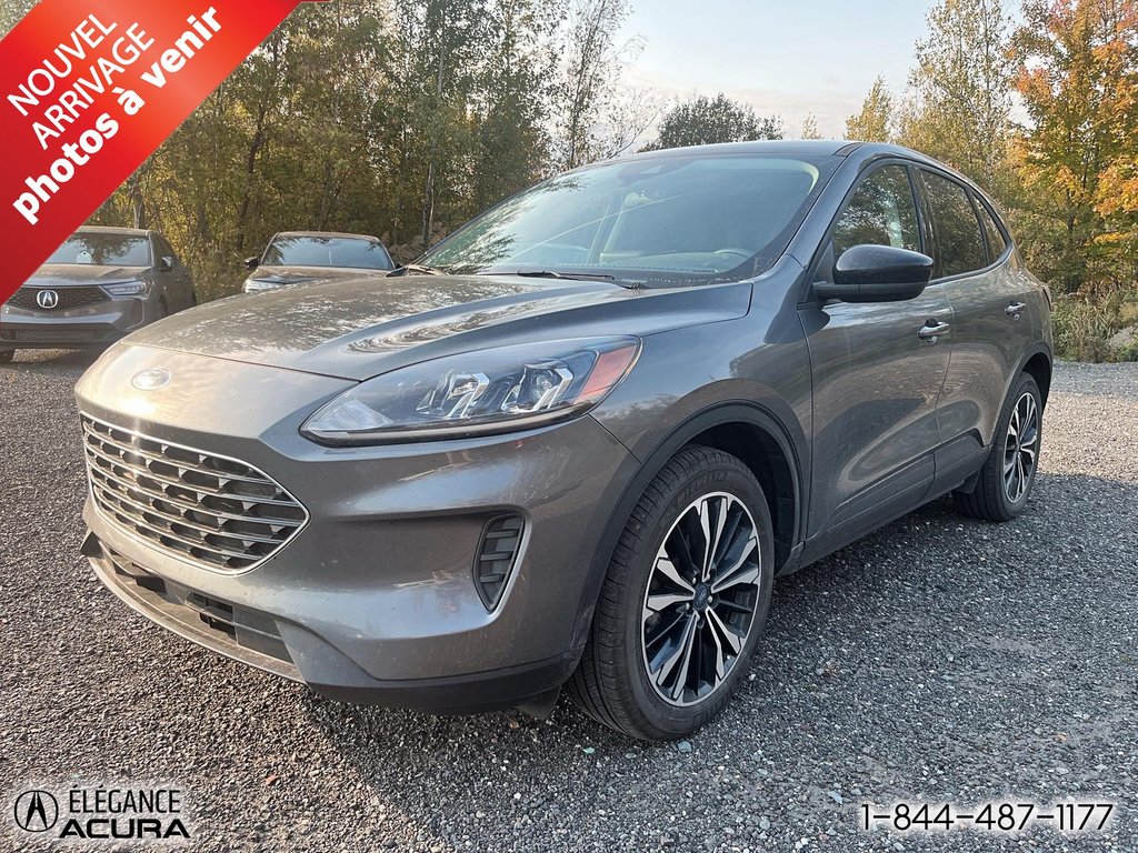 2022  Escape SE Hybrid in Granby, Quebec - 1 - w1024h768px