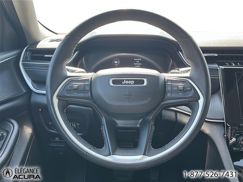 2023 Jeep Grand Cherokee L Laredo in Granby, Quebec - 15 - w1024h768px