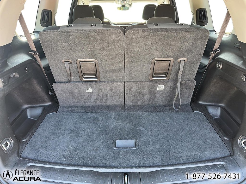 2023 Jeep Grand Cherokee L Laredo in Granby, Quebec - 9 - w1024h768px
