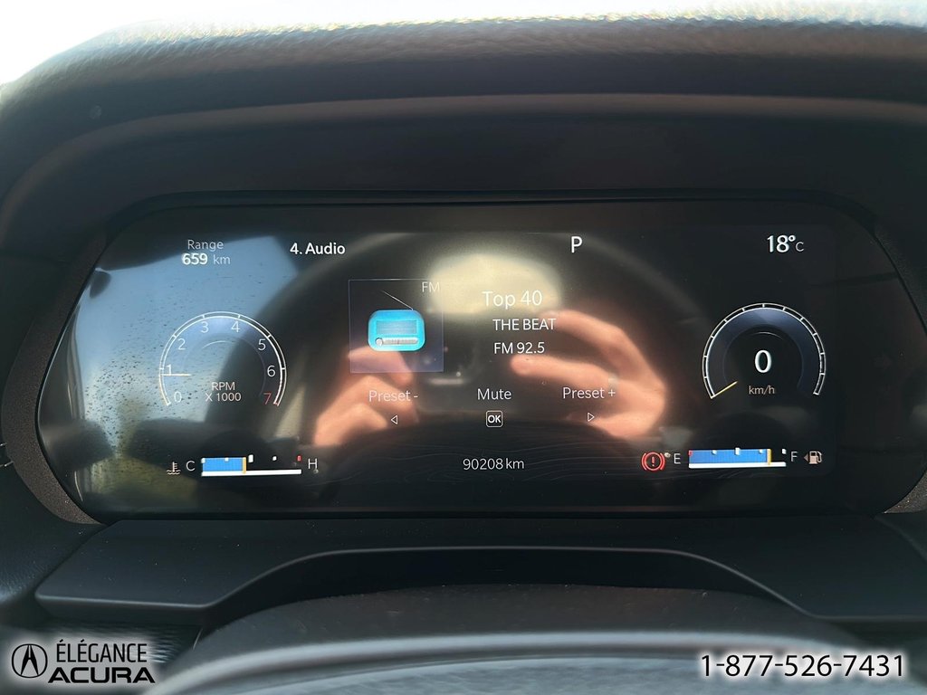 2023 Jeep Grand Cherokee L Laredo in Granby, Quebec - 16 - w1024h768px