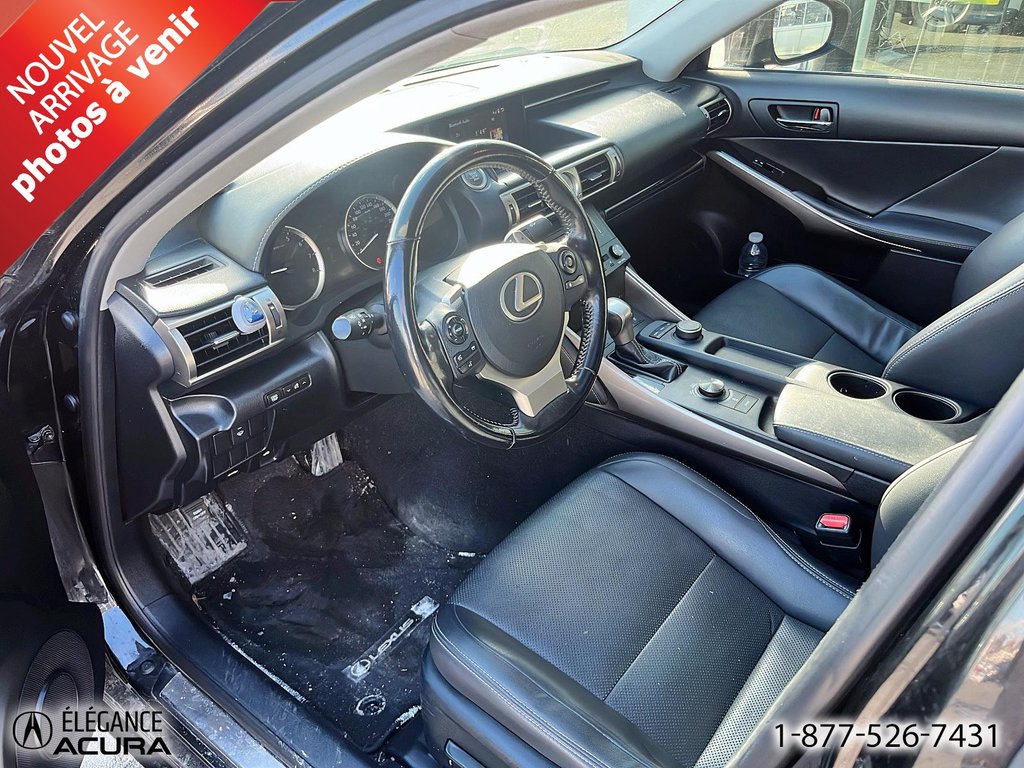 2015 Lexus IS 350 in Granby, Quebec - 5 - w1024h768px