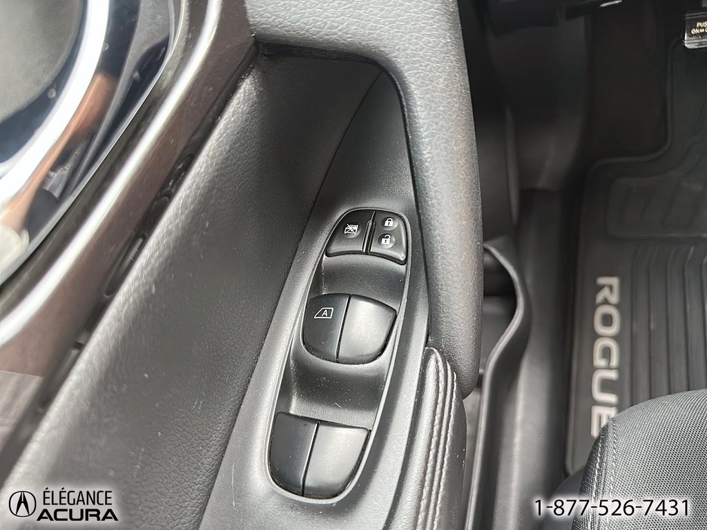 2020 Nissan Rogue in Granby, Quebec - 14 - w1024h768px
