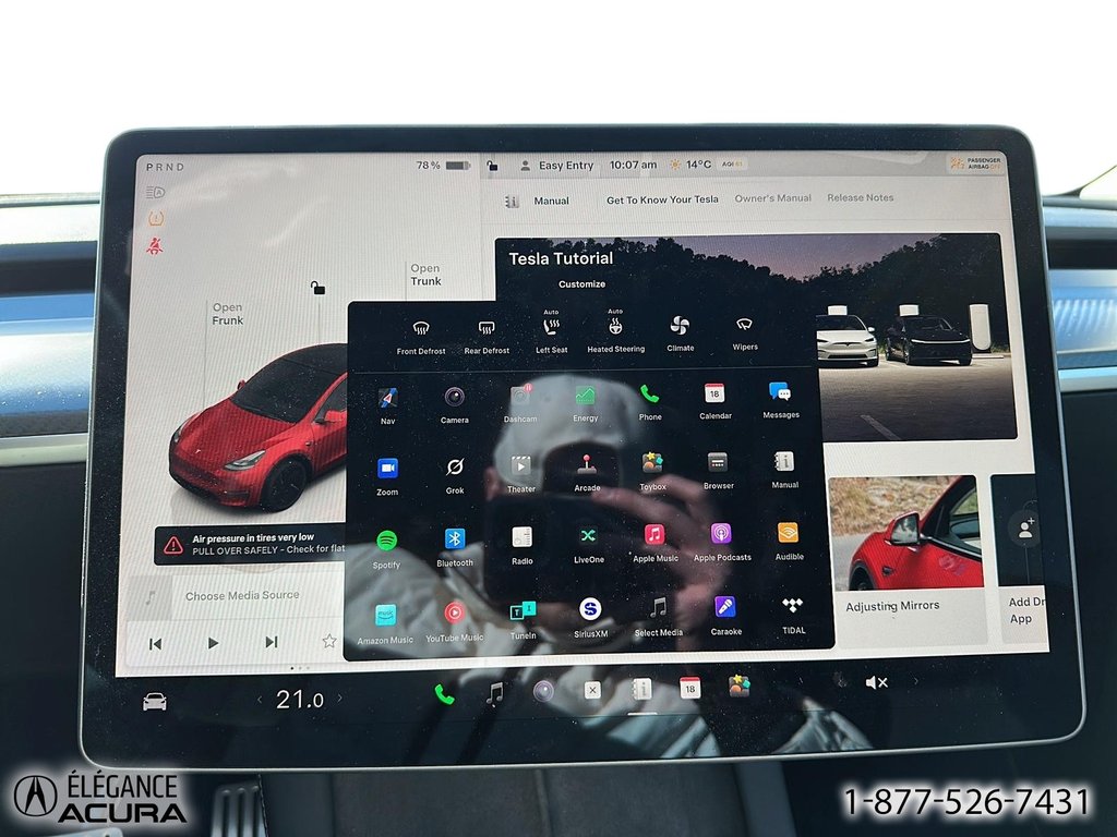 2023 Tesla Model Y Performance AWD in Granby, Quebec - 17 - w1024h768px