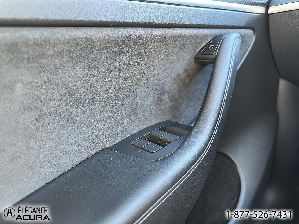 2023 Tesla Model Y Performance AWD in Granby, Quebec - 14 - w1024h768px
