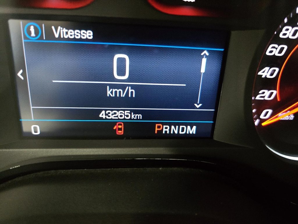 2019 Chevrolet Camaro CAMARO // 1LT // 4 CYLINDRES in Sherbrooke, Quebec - 13 - w1024h768px