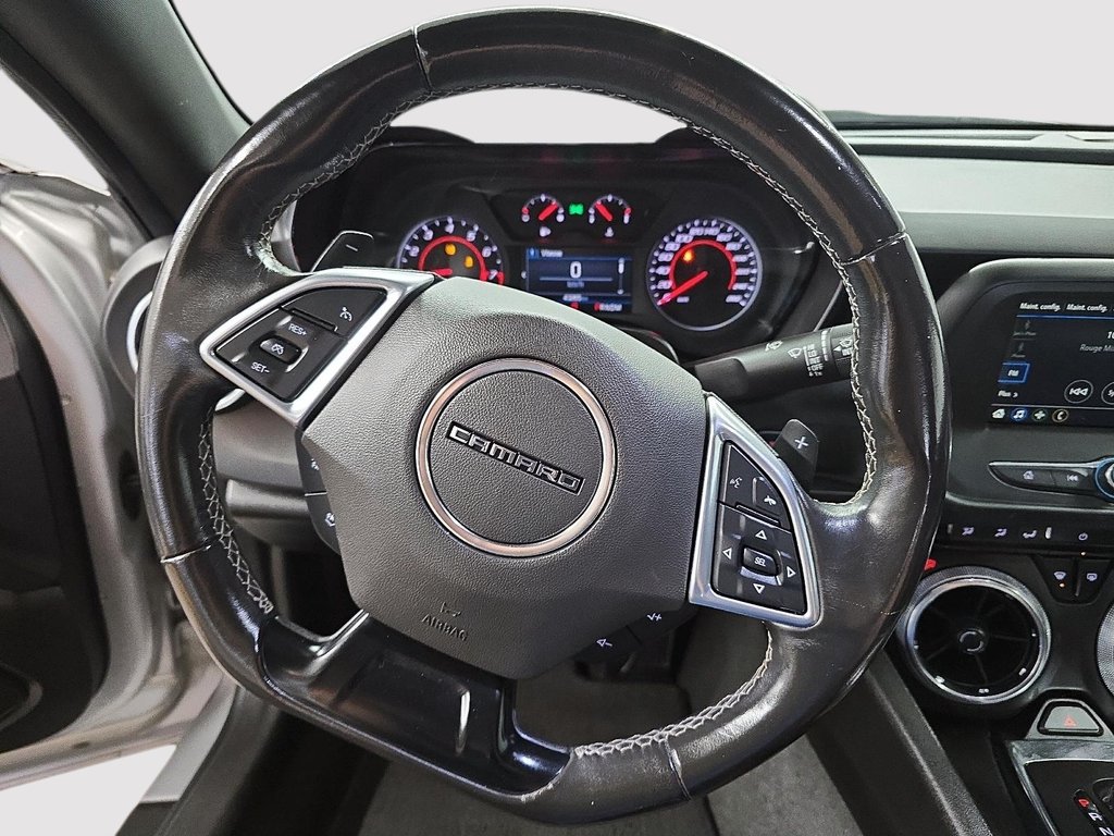 2019 Chevrolet Camaro CAMARO // 1LT // 4 CYLINDRES in Sherbrooke, Quebec - 12 - w1024h768px