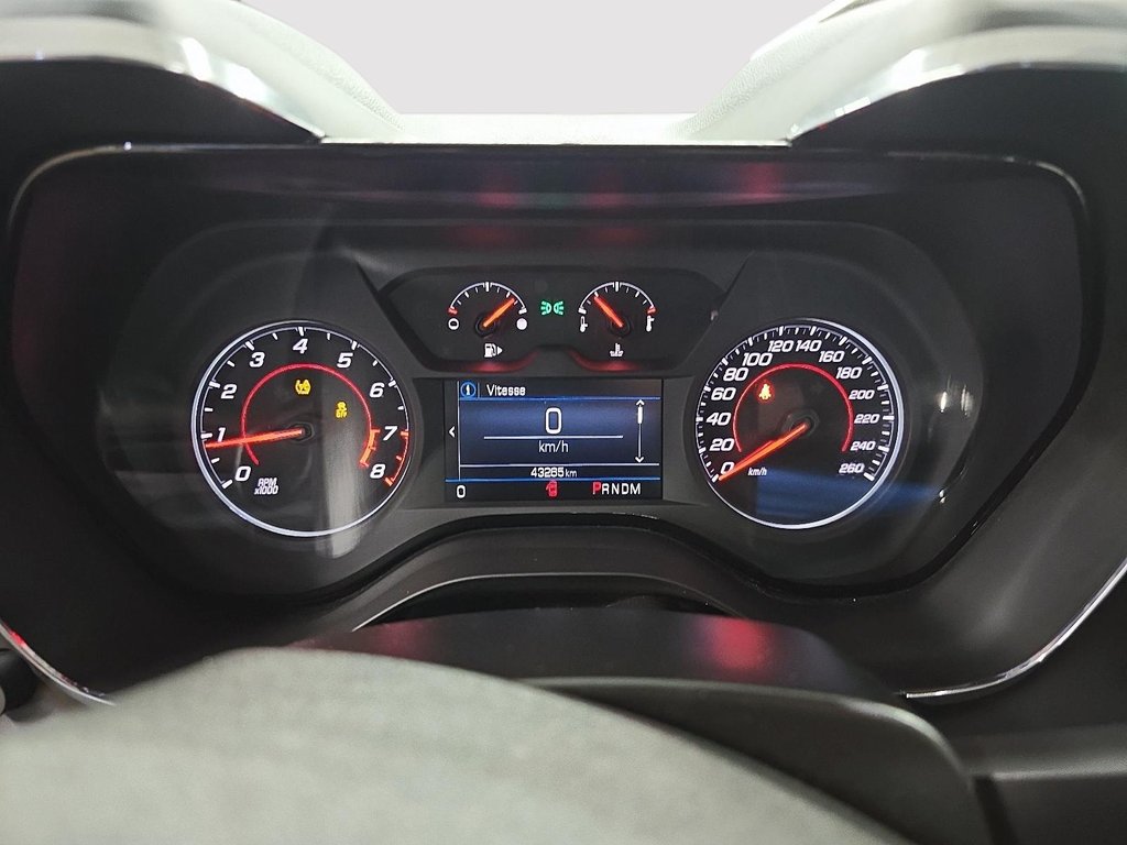 2019 Chevrolet Camaro CAMARO // 1LT // 4 CYLINDRES in Sherbrooke, Quebec - 14 - w1024h768px