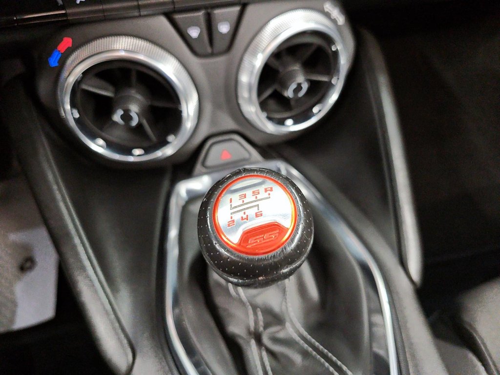 2019 Chevrolet Camaro 1SS // CONVERTIBLE // DÉCAPOTABLE in Sherbrooke, Quebec - 15 - w1024h768px