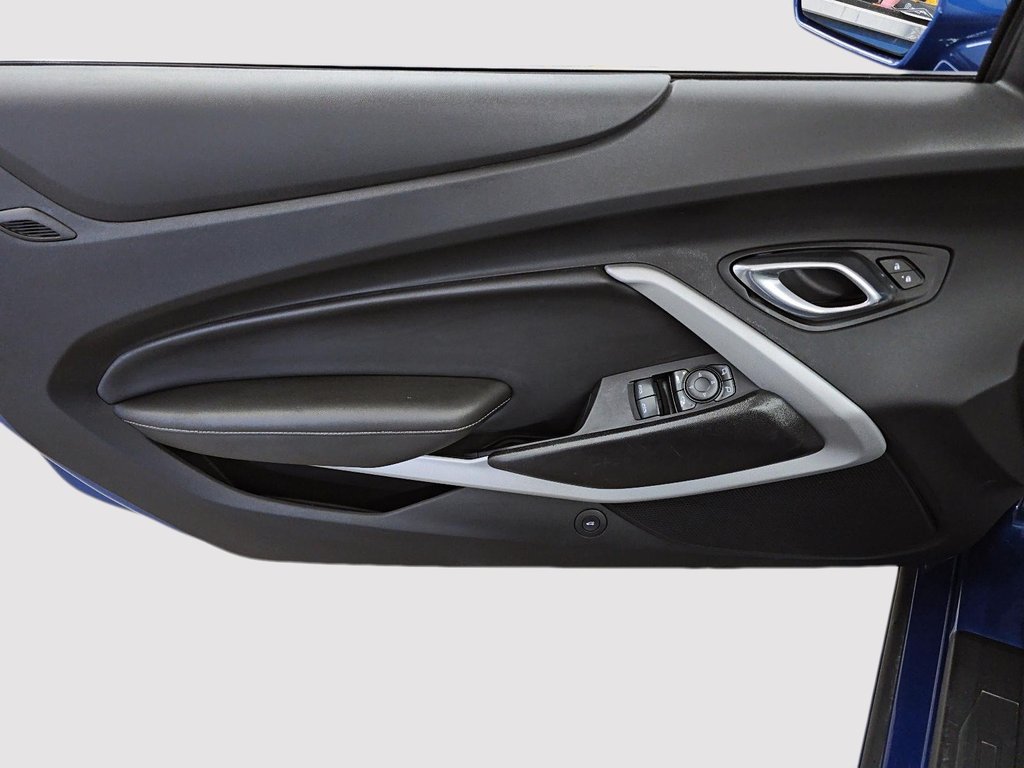 2019 Chevrolet Camaro 1SS // CONVERTIBLE // DÉCAPOTABLE in Sherbrooke, Quebec - 11 - w1024h768px