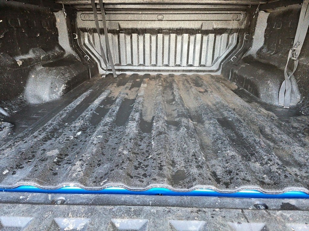 2023 Chevrolet Colorado WT 4WD CrewCab in Sherbrooke, Quebec - 16 - w1024h768px