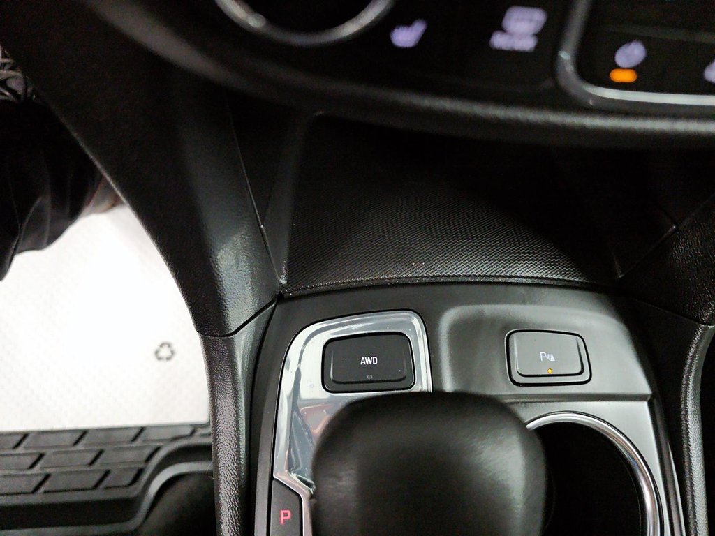 2024 Chevrolet Equinox EQUINOX // LT // CHEVROLET in Sherbrooke, Quebec - 16 - w1024h768px