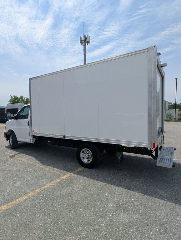 2025 Chevrolet Express Commercial Cutaway CUTAWAY // 159'' // G3500 in Sherbrooke, Quebec - 4 - w1024h768px