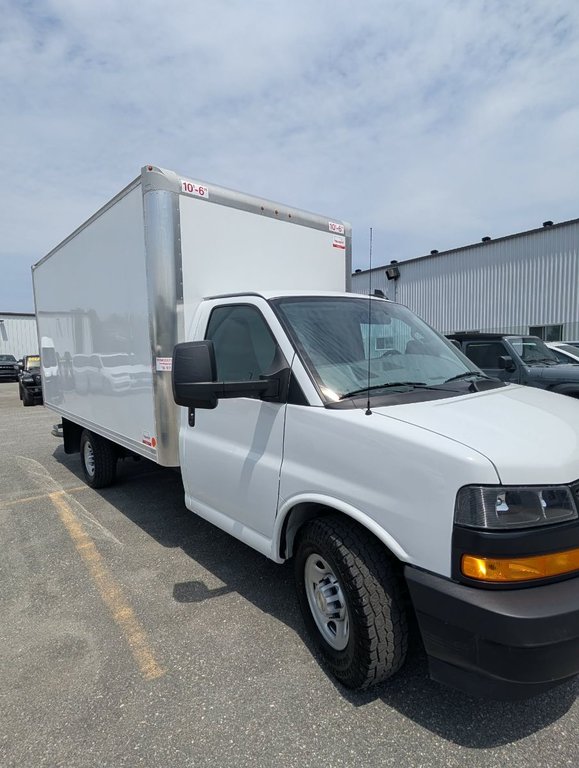2025 Chevrolet Express Commercial Cutaway CUTAWAY // 159'' // G3500 in Sherbrooke, Quebec - 3 - w1024h768px
