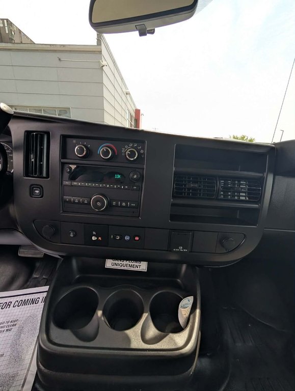 2025 Chevrolet Express Commercial Cutaway CUTAWAY // 159'' // G3500 in Sherbrooke, Quebec - 12 - w1024h768px