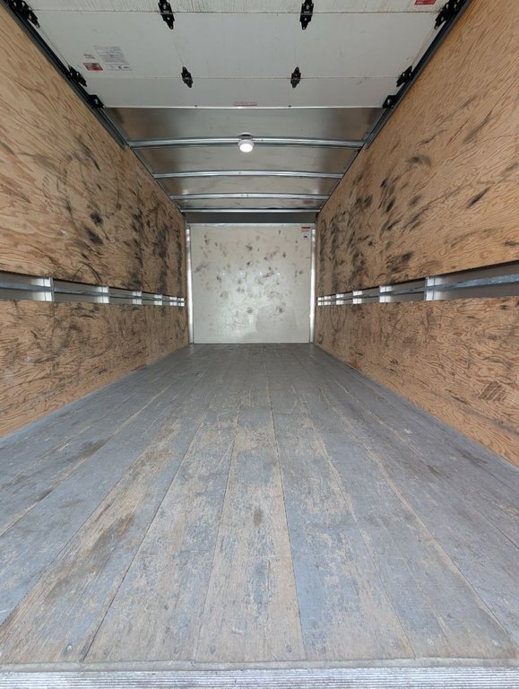 2025 Chevrolet Express Commercial Cutaway CUTAWAY // 159'' // G3500 in Sherbrooke, Quebec - 7 - w1024h768px