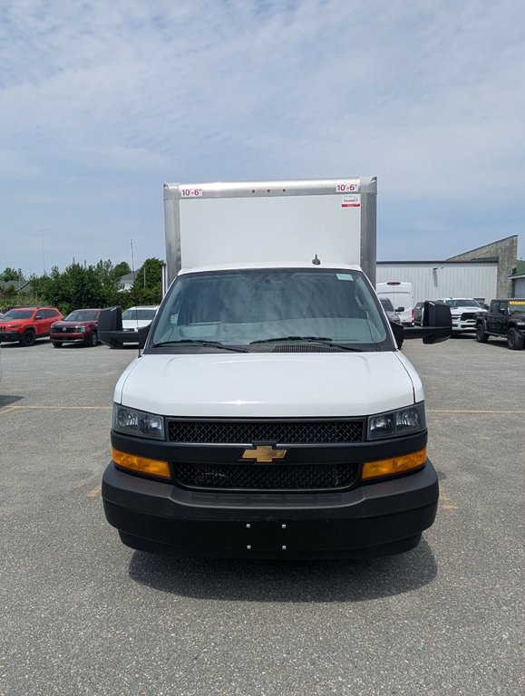 2025 Chevrolet Express Commercial Cutaway CUTAWAY // 159'' // G3500 in Sherbrooke, Quebec - 2 - w1024h768px