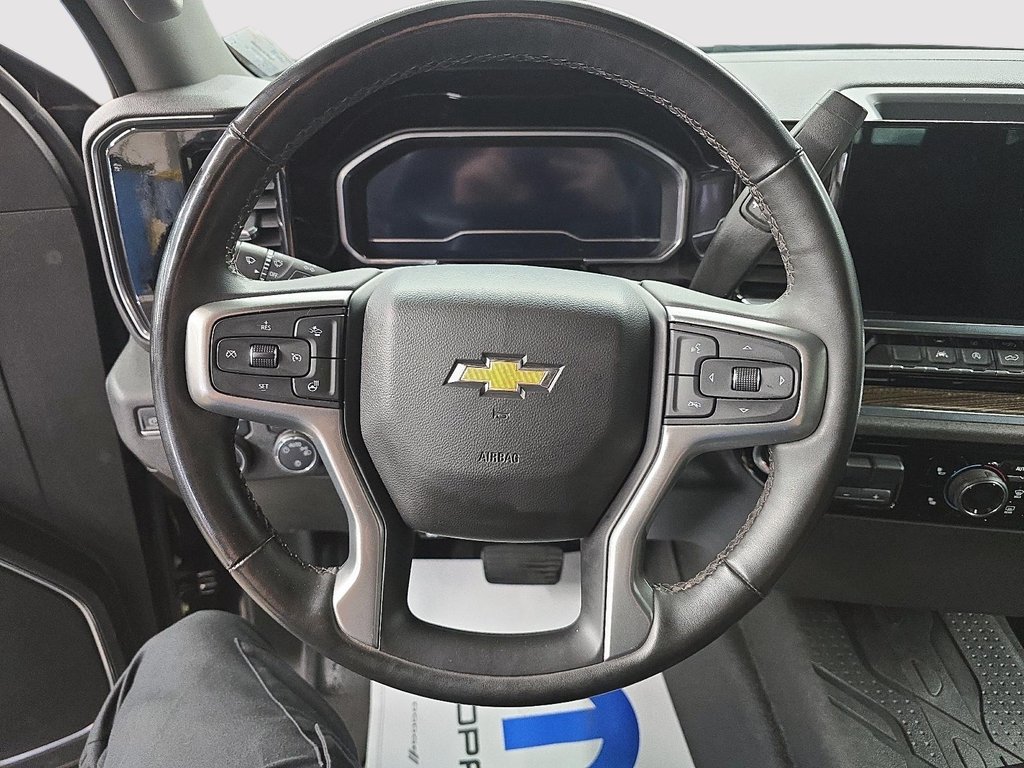 Chevrolet Silverado 1500 LT CREW CAB 4X4 // BOITE LONGUE 2023 à Sherbrooke, Québec - 11 - w1024h768px
