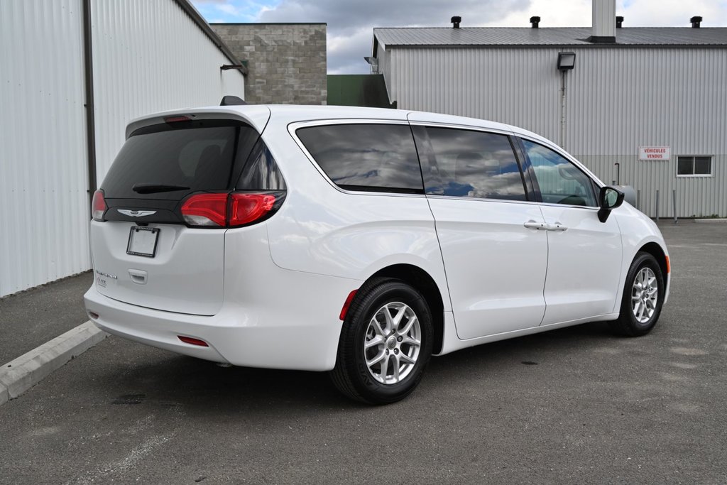 2024  Grand Caravan SXT in Sherbrooke, Quebec - 4 - w1024h768px