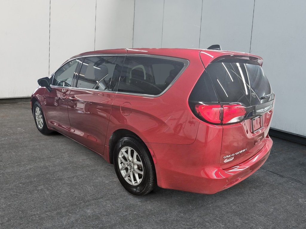 2024 Chrysler Grand Caravan SXT STOW AND GO // ENSEMBLE SÉCURITÉ in Sherbrooke, Quebec - 4 - w1024h768px