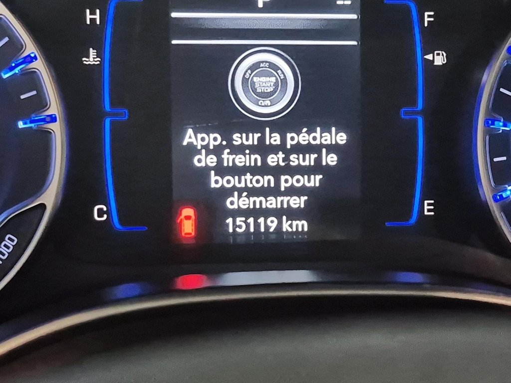 2024 Chrysler Grand Caravan SXT STOW AND GO // ENSEMBLE SÉCURITÉ in Sherbrooke, Quebec - 13 - w1024h768px