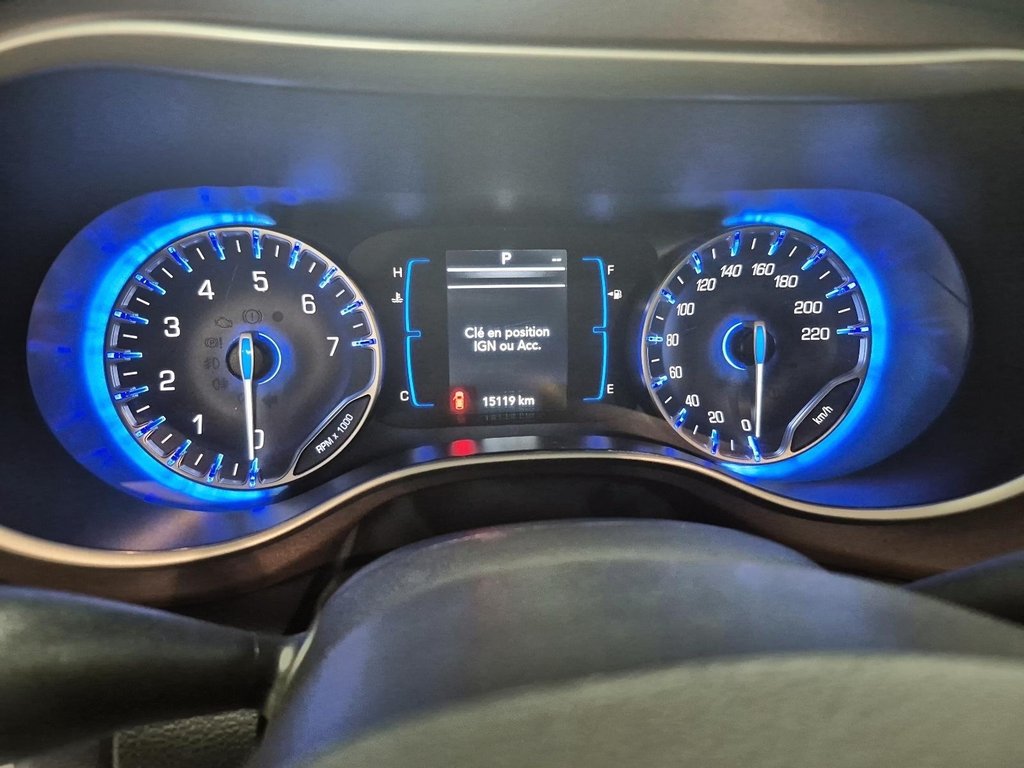 2024 Chrysler Grand Caravan SXT STOW AND GO // ENSEMBLE SÉCURITÉ in Sherbrooke, Quebec - 14 - w1024h768px