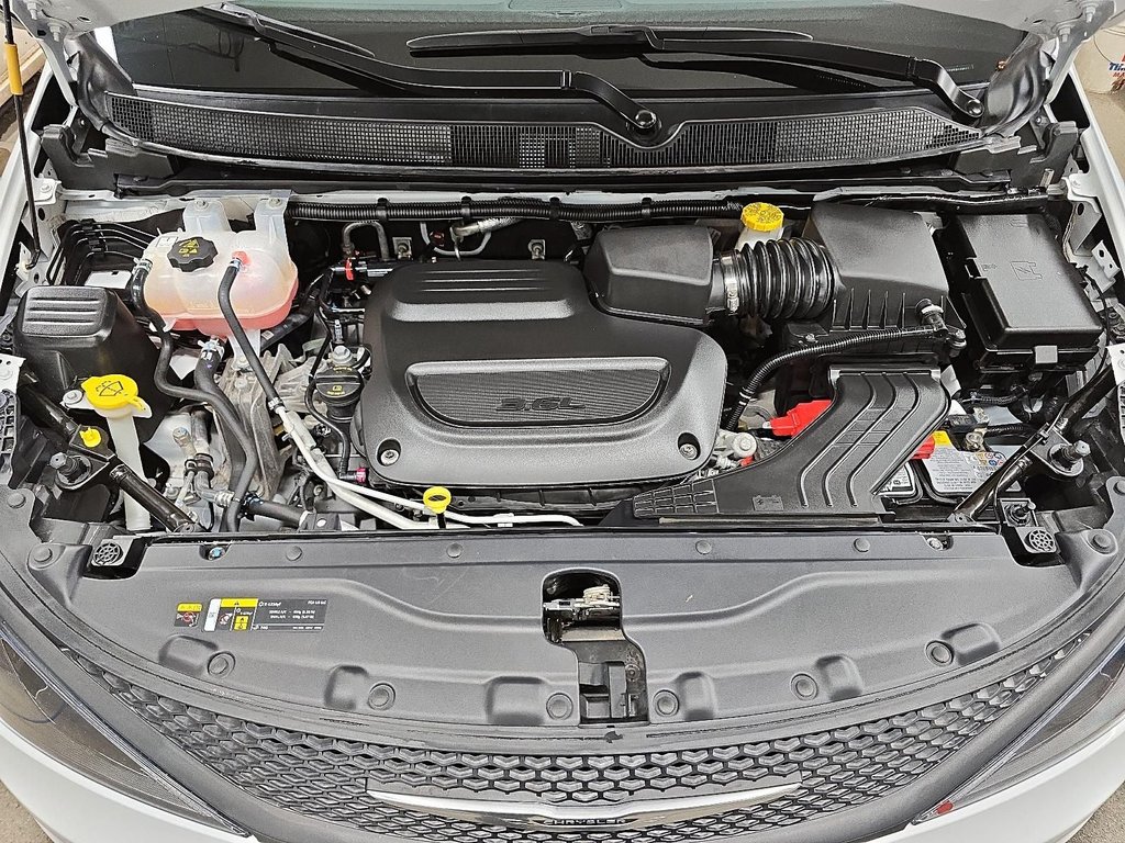 Chrysler Grand Caravan SXT 2024 à Sherbrooke, Québec - 8 - w1024h768px