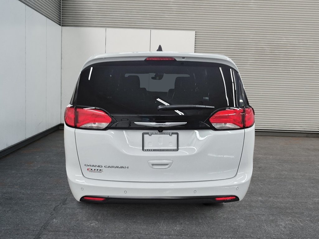 2025 Chrysler GRAND CARAVAN SXT in Sherbrooke, Quebec - 3 - w1024h768px