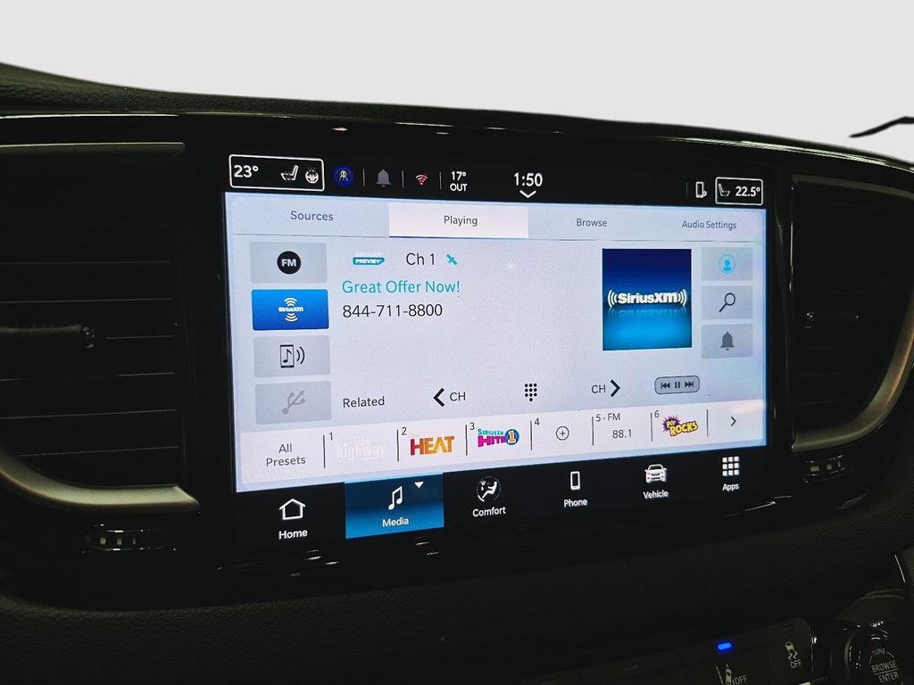 2026 Chrysler Grand Caravan SXT in St-Jean-Sur-Richelieu, Quebec - 17 - w1024h768px